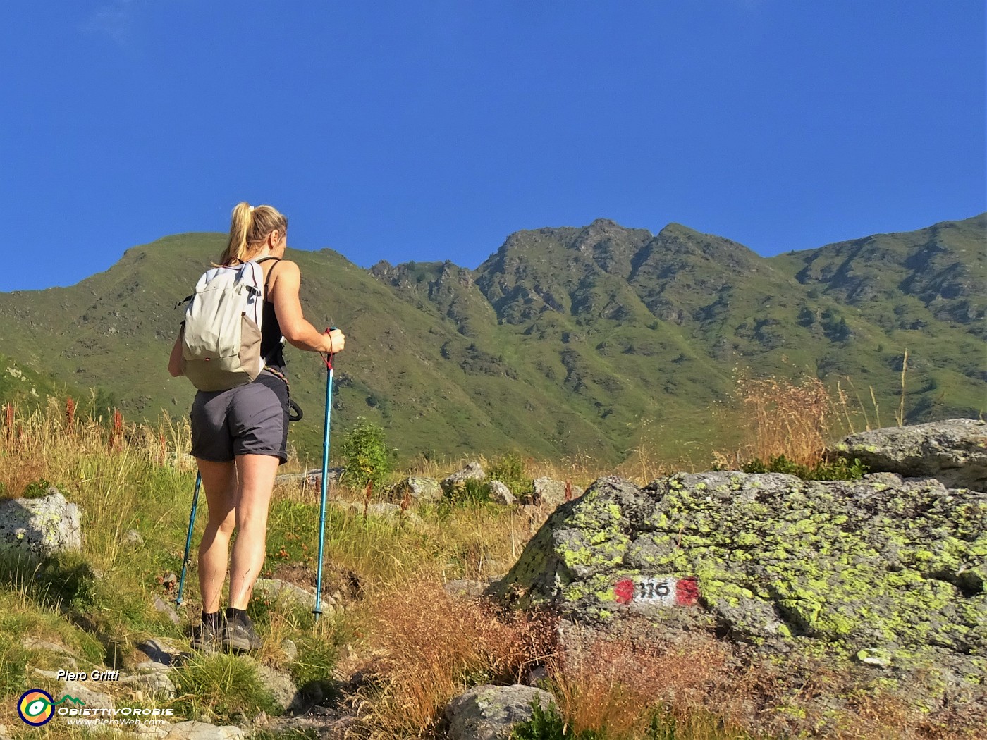 10 In partenza da Baita del Camoscio (1750 m) sul sent. 116.JPG